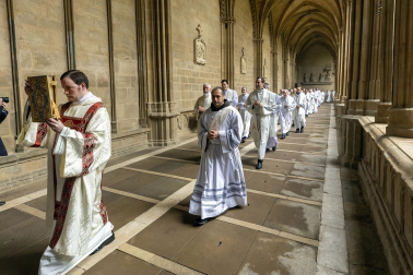 Fotos de la misa crismal en la catedral de Pamplona