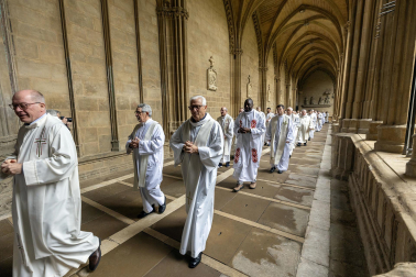 Fotos de la misa crismal en la catedral de Pamplona