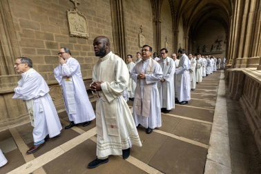 Fotos de la misa crismal en la catedral de Pamplona