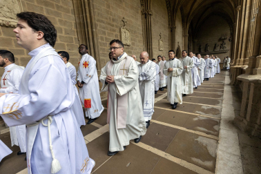 Fotos de la misa crismal en la catedral de Pamplona