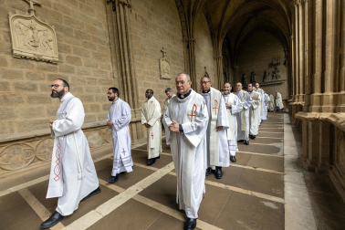Fotos de la misa crismal en la catedral de Pamplona