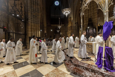 Fotos de la misa crismal en la catedral de Pamplona
