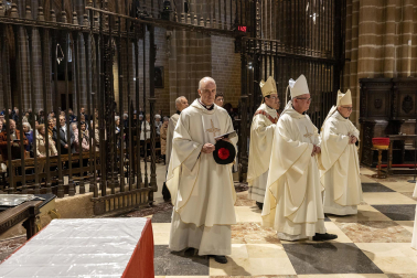 Fotos de la misa crismal en la catedral de Pamplona