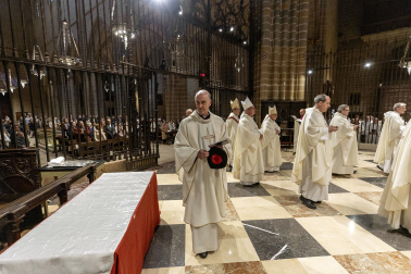 Fotos de la misa crismal en la catedral de Pamplona
