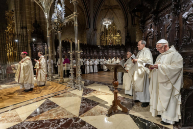 Fotos de la misa crismal en la catedral de Pamplona