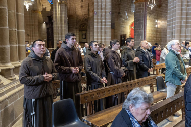 Fotos de la misa crismal en la catedral de Pamplona
