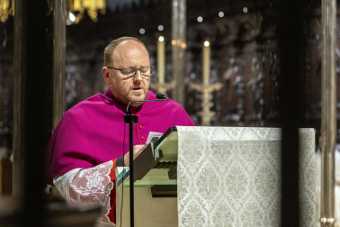 Fotos de la misa crismal en la catedral de Pamplona