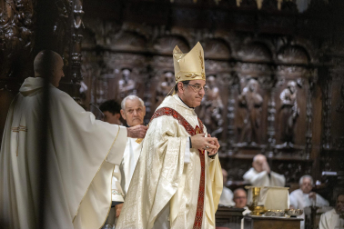 Fotos de la misa crismal en la catedral de Pamplona