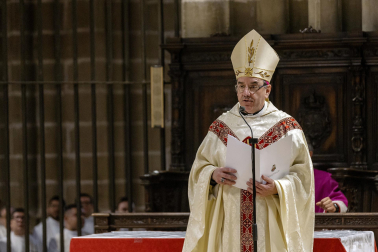 Fotos de la misa crismal en la catedral de Pamplona