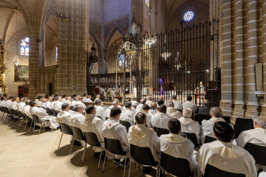 Fotos de la misa crismal en la catedral de Pamplona