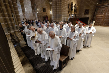 Fotos de la misa crismal en la catedral de Pamplona