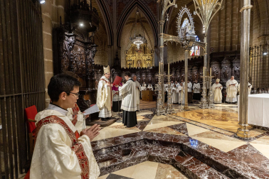 Fotos de la misa crismal en la catedral de Pamplona
