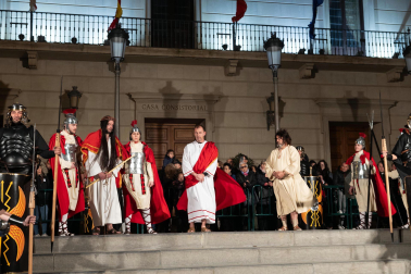 Fotos de la escenificación de la Pasión de Jesús, en la Semana Santa de Tudela.