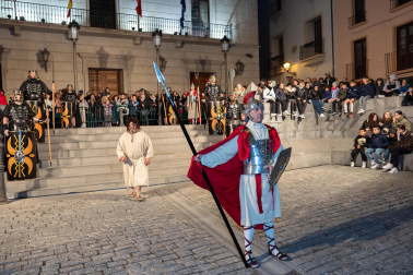 Fotos de la escenificación de la Pasión de Jesús, en la Semana Santa de Tudela.