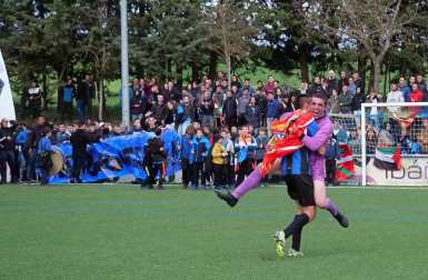Fotos del partido entre Zarramonza y la Universidad de Navarra