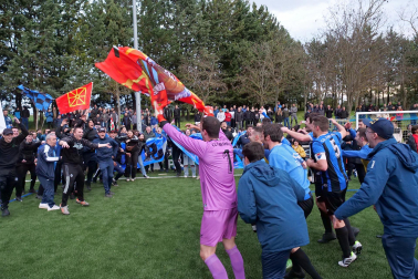 Fotos del partido entre Zarramonza y la Universidad de Navarra