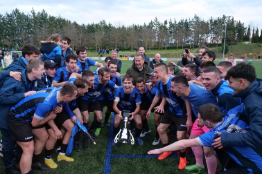 Fotos del partido entre Zarramonza y la Universidad de Navarra