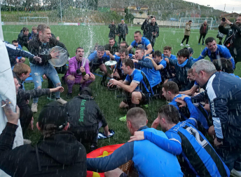 Fotos del partido entre Zarramonza y la Universidad de Navarra