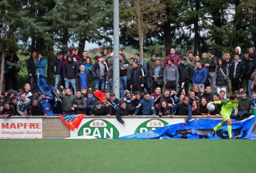 Fotos del partido entre Zarramonza y la Universidad de Navarra