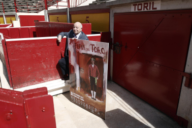 Presentación del cartel de la Feria del Toro de San Fermín 2024, obra del pintor santanderino Indalecio Sobrino Junco.