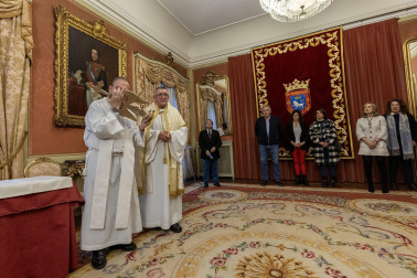 Recepción al Ángel de Aralar en el Ayuntamiento de Pamplona.