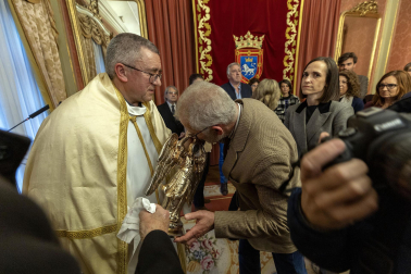 Recepción al Ángel de Aralar en el Ayuntamiento de Pamplona.