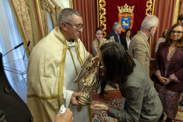 Recepción al Ángel de Aralar en el Ayuntamiento de Pamplona.