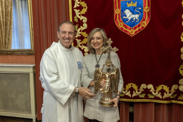 Recepción al Ángel de Aralar en el Ayuntamiento de Pamplona.