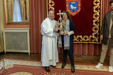 Recepción al Ángel de Aralar en el Ayuntamiento de Pamplona.