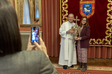 Recepción al Ángel de Aralar en el Ayuntamiento de Pamplona.