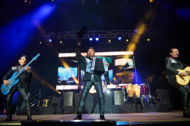 Fotos del concierto de Los Tigres en el Navarra Arena. /