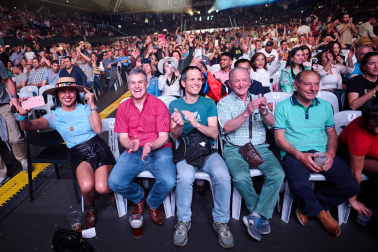 Fotos del concierto de Los Tigres en el Navarra Arena. /