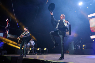 Fotos del concierto de Los Tigres en el Navarra Arena. /