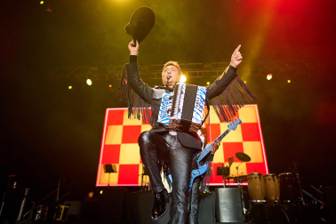 Fotos del concierto de Los Tigres en el Navarra Arena. /