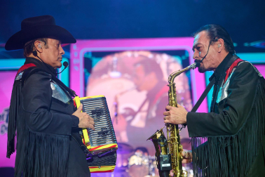 Fotos del concierto de Los Tigres en el Navarra Arena. /