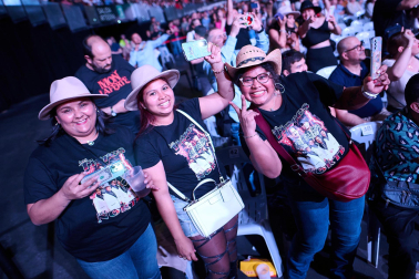 Fotos del concierto de Los Tigres en el Navarra Arena. /