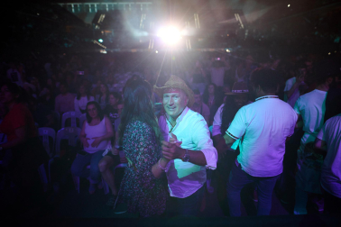 Fotos del concierto de Los Tigres en el Navarra Arena. /