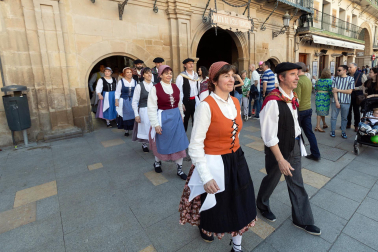 Fotos del inicio de las fiestas de la verdura en Tudela. /