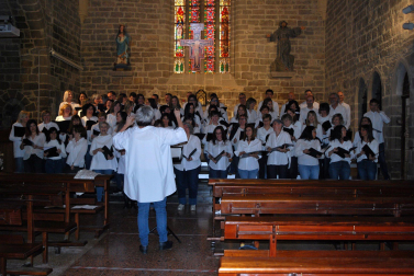 Fotos del concierto de la Escolanía Nora de Sangüesa./