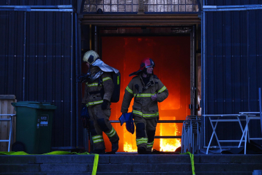 Fotos del incendio de la antigua bolsa de Copenhague. /