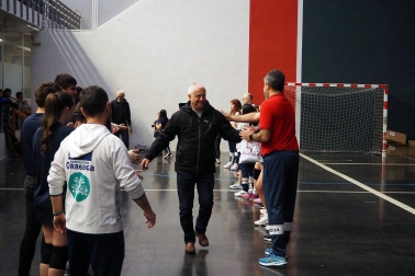 Imágenes del homenaje a exjugadores de balonmano en Aoiz

*F: 27 - 04 - 2024

*L: AOIZ

*P: 

*T: JORNADA DE HOMENAJE A EXJUGADORES DE BALONMANO DE LA ETAPA 1968-1985 POR PARTE DEL AYUNTAMIENTO Y DEL C.D. AOIZ