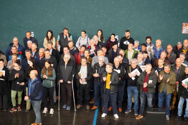 Imágenes del homenaje a exjugadores de balonmano en Aoiz

*F: 27 - 04 - 2024

*L: AOIZ

*P: 

*T: JORNADA DE HOMENAJE A EXJUGADORES DE BALONMANO DE LA ETAPA 1968-1985 POR PARTE DEL AYUNTAMIENTO Y DEL C.D. AOIZ
