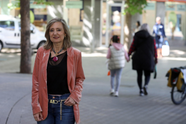 La presidenta de UPN y portavoz del grupo municipal de este partido en Pamplona, Cristina Ibarrola, posa para este periódico en la plaza Príncipe de Viana