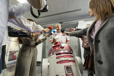 Fotos de la visita de los personajes de Star Wars a los pacientes de HUN con motivo de la campaña “La fuerza contra el cáncer”