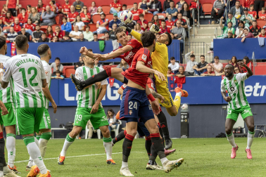Fotos del Osasuna 0-2 Betis en El Sadar./