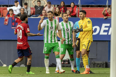 Fotos del Osasuna 0-2 Betis en El Sadar./