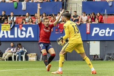Fotos del Osasuna 0-2 Betis en El Sadar./
