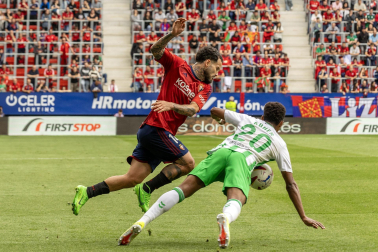 Fotos del Osasuna 0-2 Betis en El Sadar./