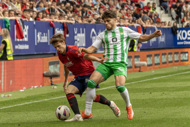 Fotos del Osasuna 0-2 Betis en El Sadar./