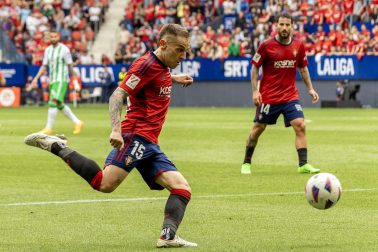 Fotos del Osasuna 0-2 Betis en El Sadar./